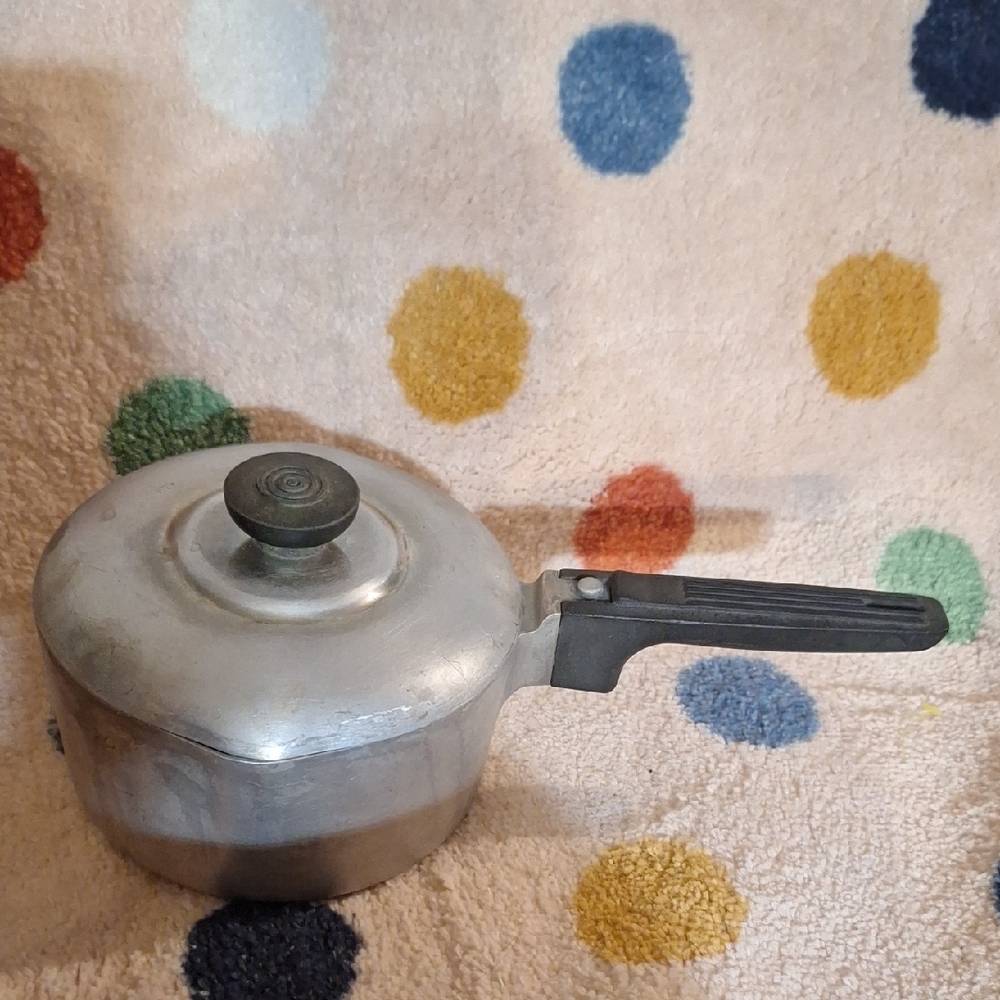 Vintage Magnalite 2 quarts 2 Liters Saucepan And Lid